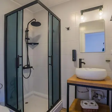 Prespa Bed and Breakfast *